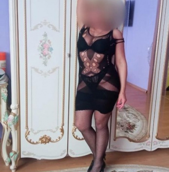 Живу в Москве, и мне нравится проводить время с щедрыми и воспитанными мужчинами. У меня много возможностей для приятного времяпрепровождения, от взрывных эротических массажей до глубокого и насыщенного орального секса. Мои услуги охватывают все, что ты можешь себе пожелать, а отзывы о моей работе говорят сами за себя. Хочешь увидеть больше фото? Свяжись со мной, и я с удовольствием поделюсь ими с тобой. Не упусти возможность познакомиться со мной, и ты точно не пожалеешь! 👄💋💦 Марина
